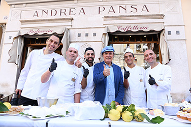 La dolce tradizione di Pansa su Rete4